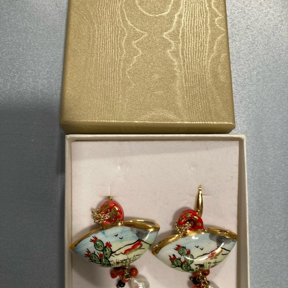 Stunning Sicilian motif earrings-Taormina White Lotus style - Picture 4 of 4